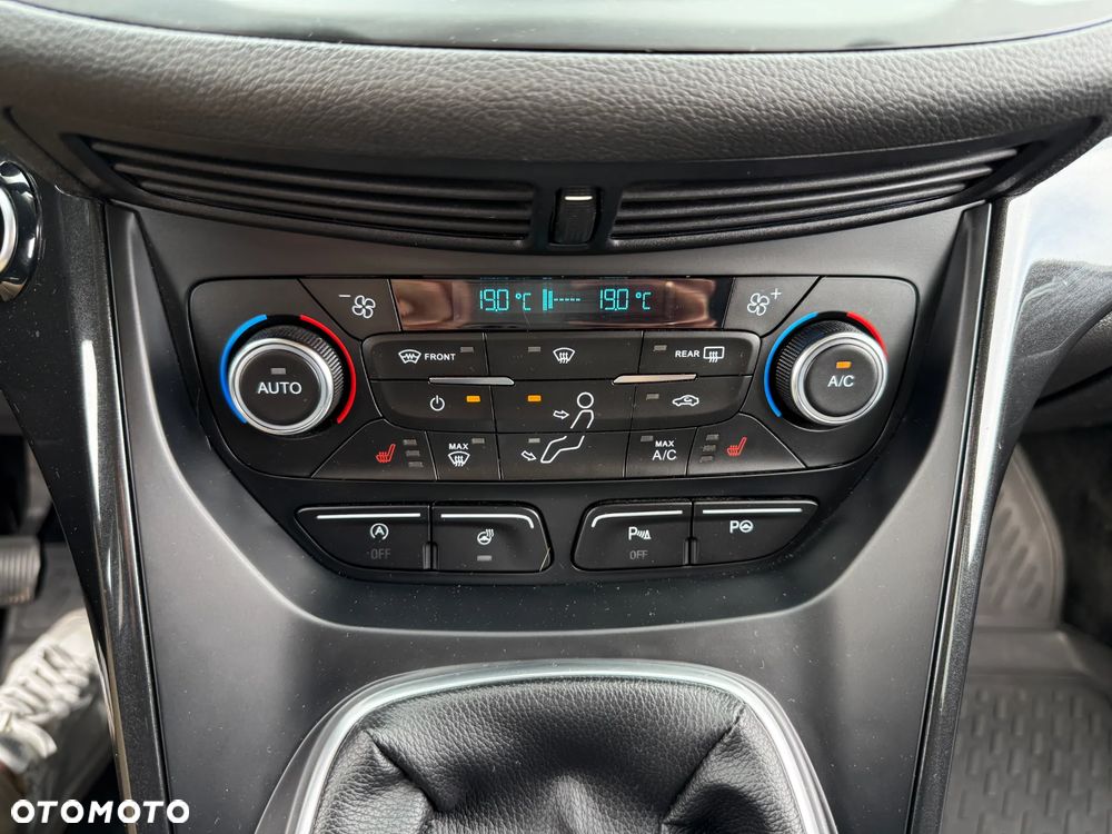Ford Kuga 1.5 EcoBoost 2x4 Titanium - 19