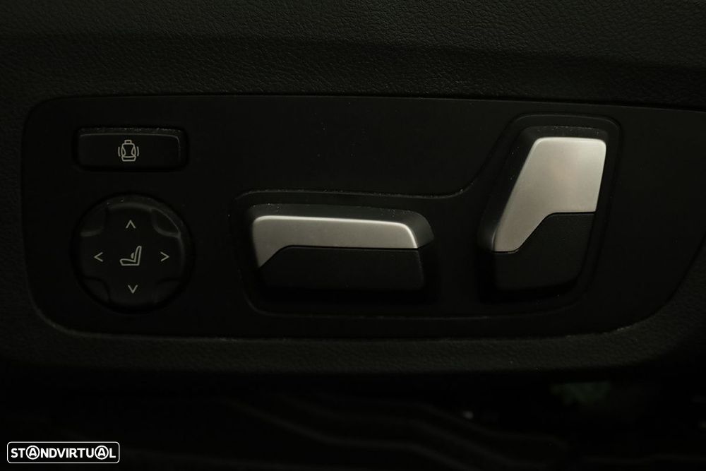 BMW 330 e Touring Pack M Auto - 19