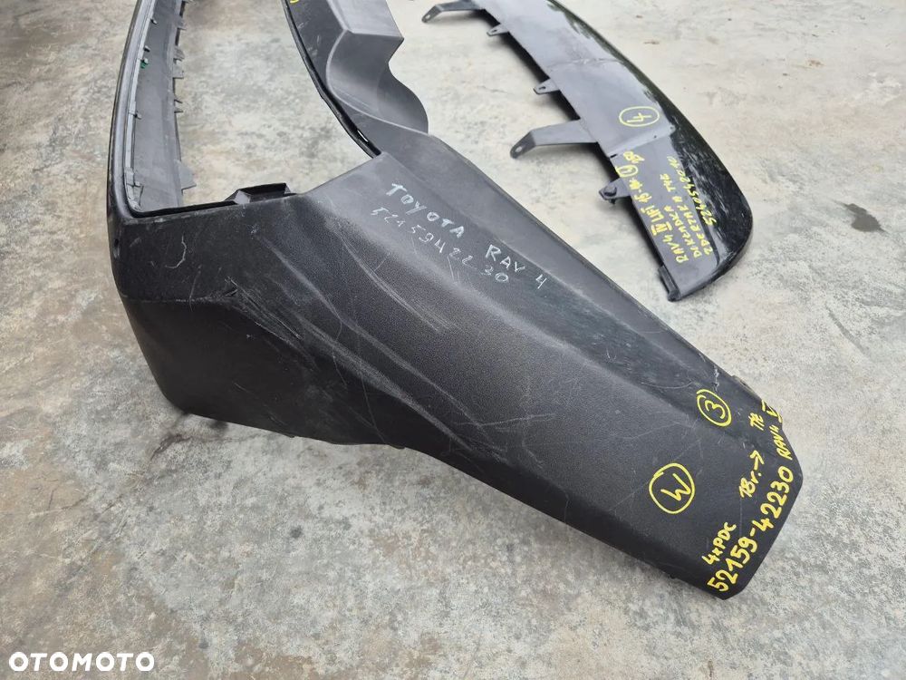ZDERZAK TYŁ TOYOTA RAV 4 V - 17