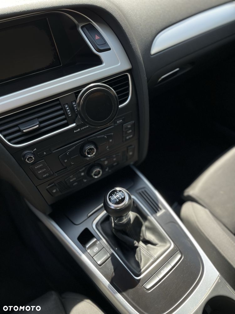 Audi A4 Limousine - 8