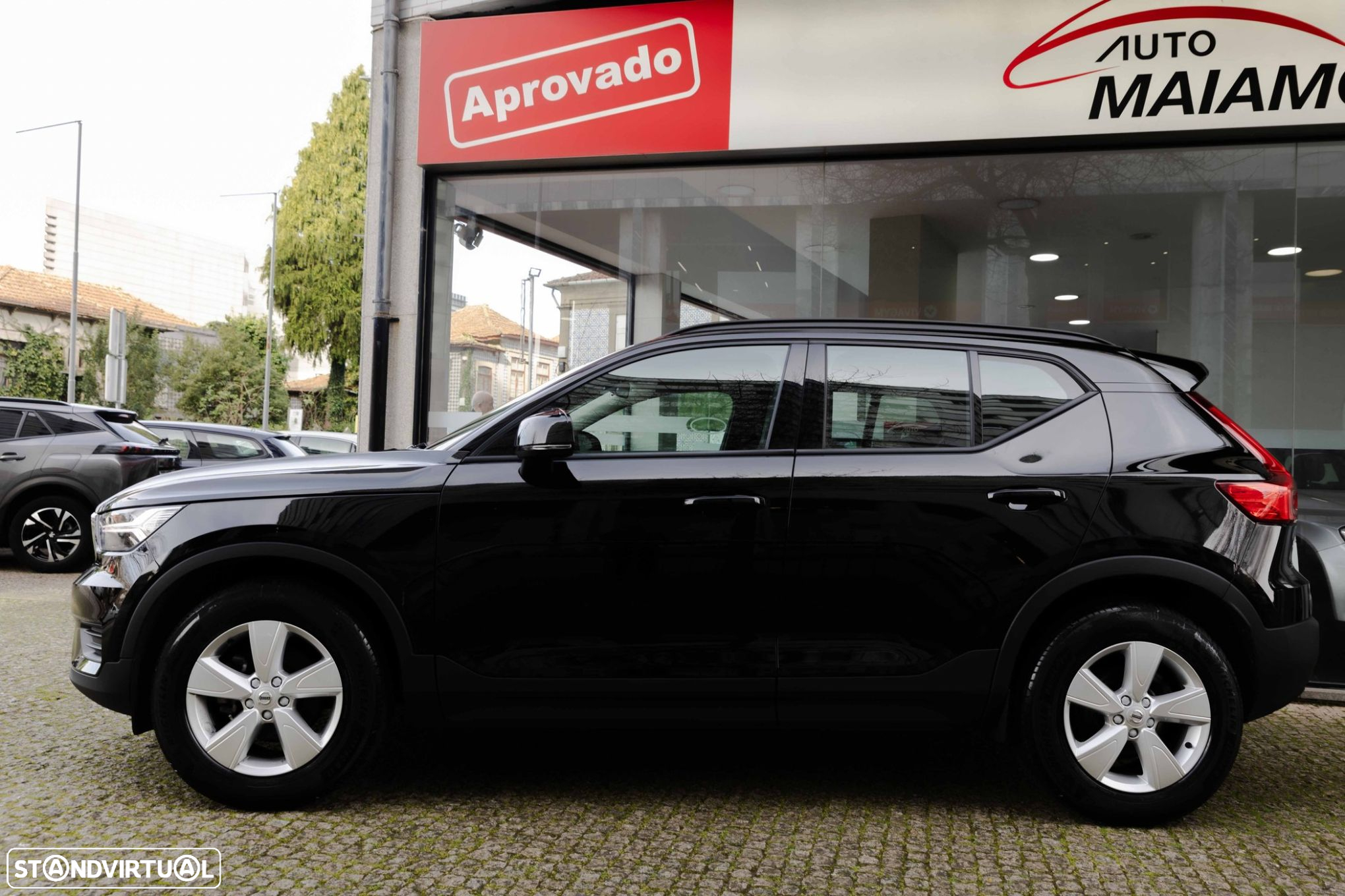 Volvo XC 40 1.5 T2 Momentum Core - 2