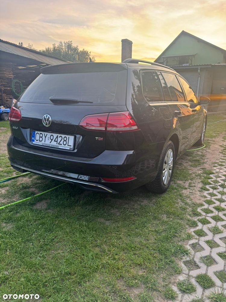 Volkswagen Golf - 2