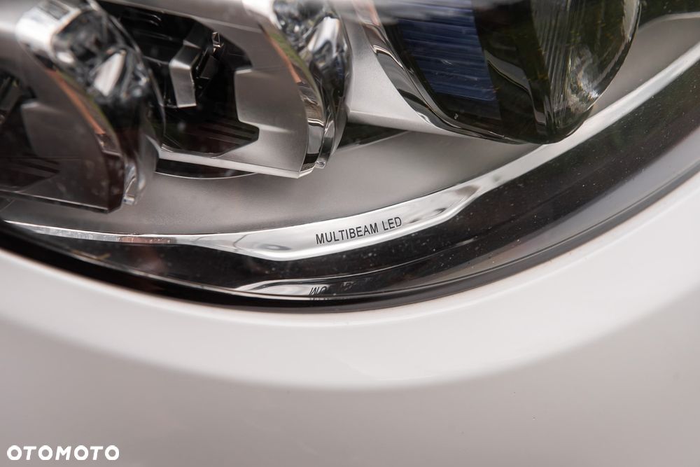 Mercedes-Benz Klasa C 300 e 4Matic 9G-TRONIC Edition Avantgarde - 37