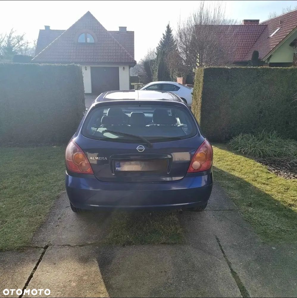Nissan Almera 1.5 Visia - 2