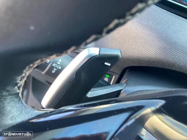 Peugeot 5008 1.2 PureTech Allure EAT8 - 22