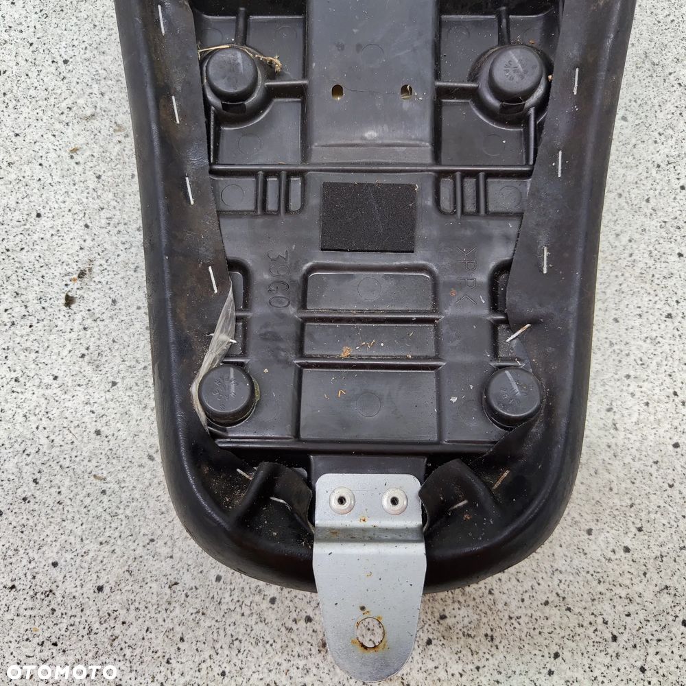 Kanapa, fotel tył, siedzenie pasażera Suzuki M800 Intruder 800 - 14