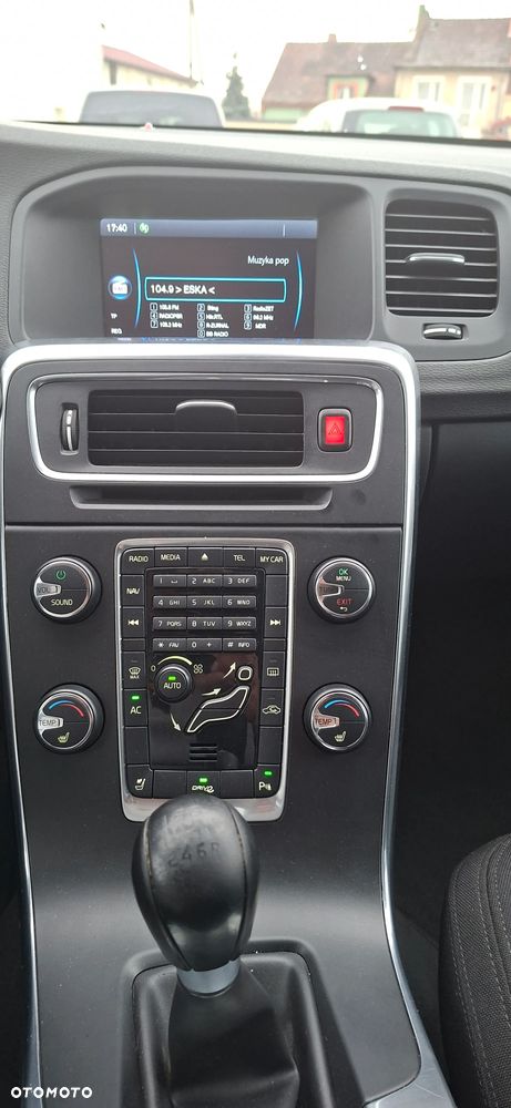 Volvo V60 D4 Edition - 34