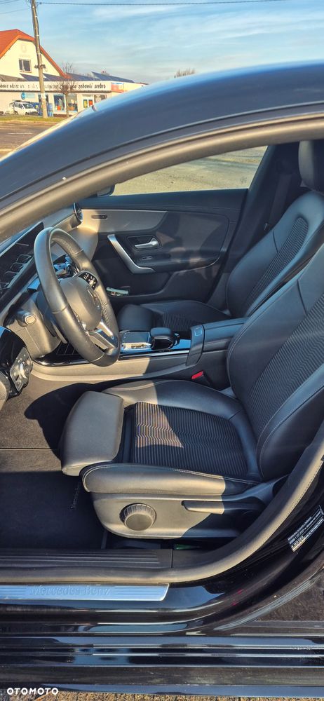 Mercedes-Benz CLA 200 7G-DCT AMG Line - 22