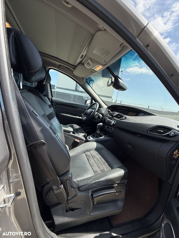 Renault Grand Scenic - 8