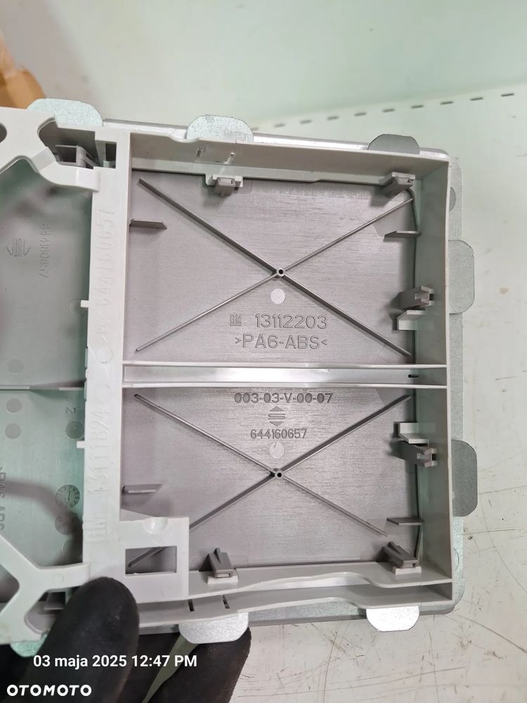 lampka  podsufitki OPEL ASTRA H 13111824 13112203 13111872  (158/5) - 2