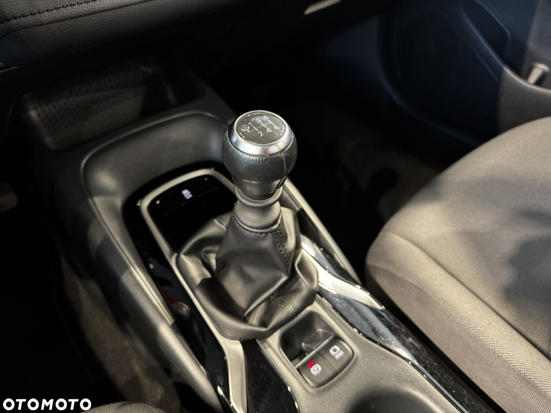 Toyota Corolla - 25