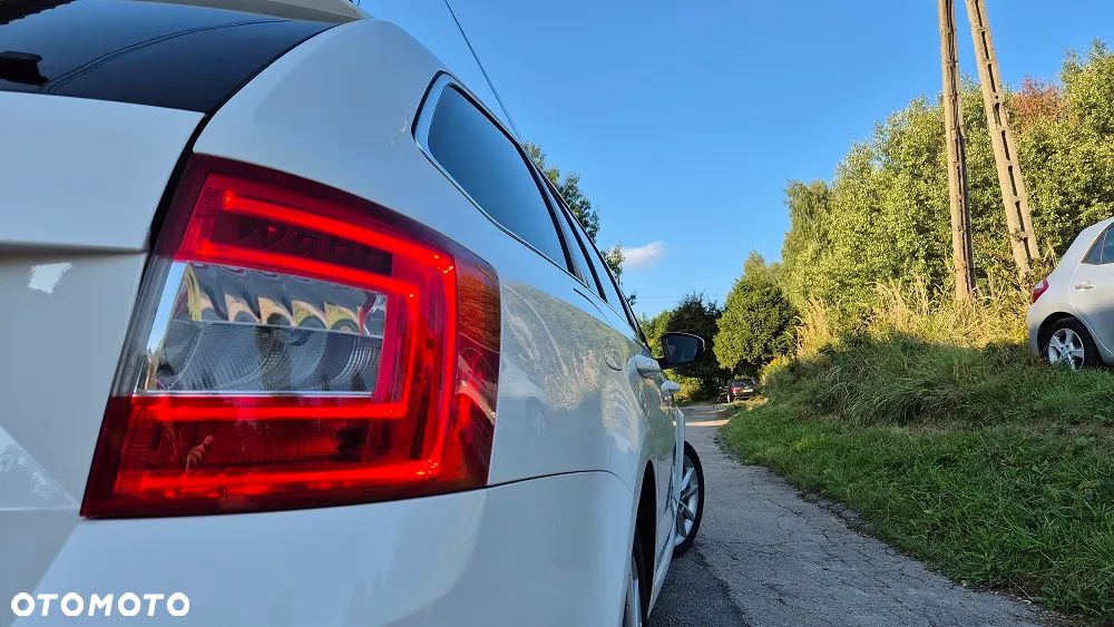 Skoda Octavia 2.0 TDI 4x4 Ambition DSG - 4