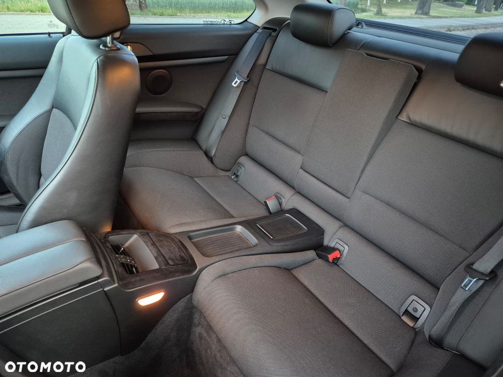 BMW Seria 3 320i - 24