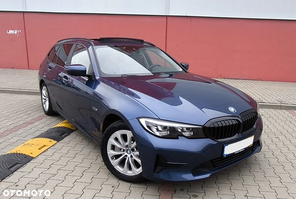 BMW Seria 3 330e Luxury Line - 17