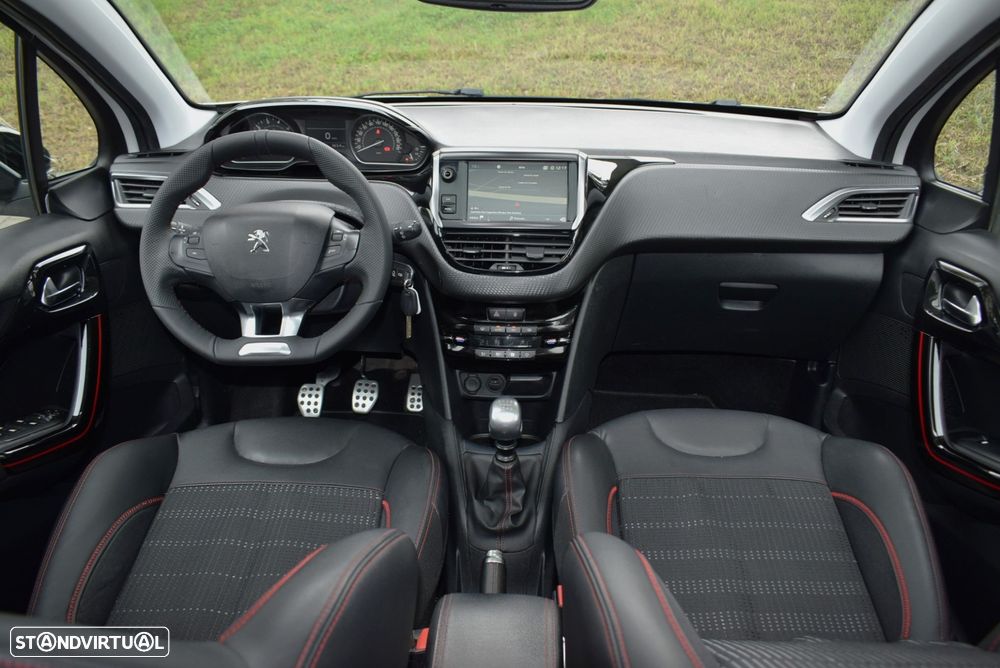 Peugeot 208 1.2 PureTech GT Line - 5