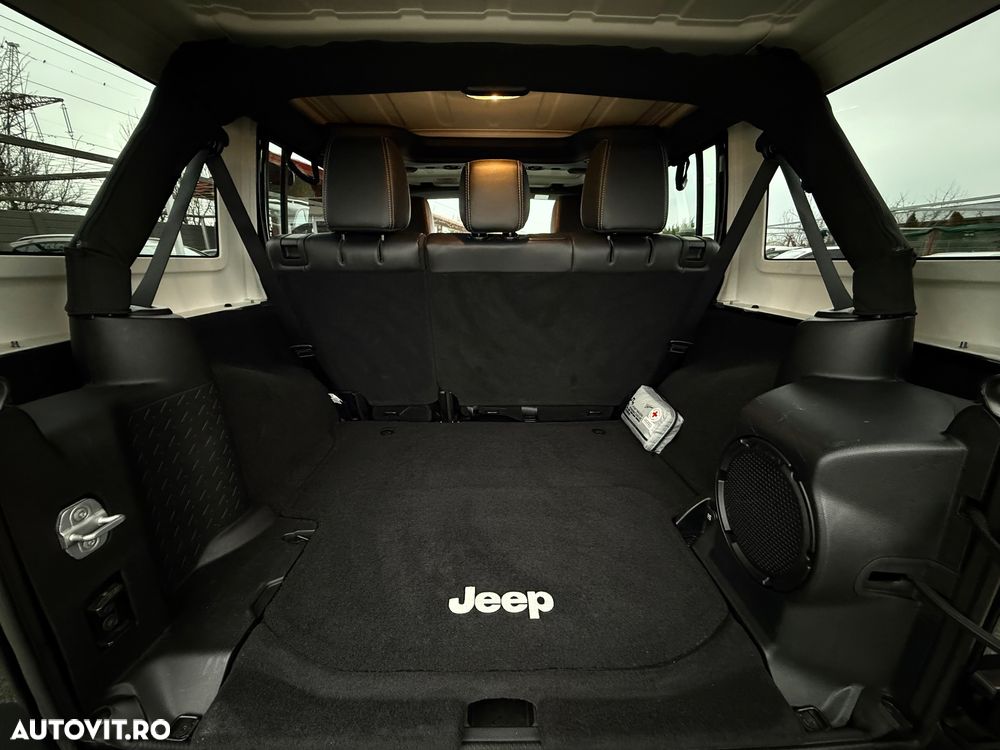 Jeep Wrangler Unlimited Hard-Top 2.8 CRD DPF Automatik Sahara - 8