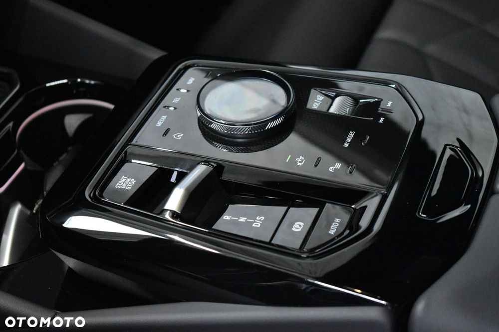 BMW Seria 5 520d xDrive mHEV M Sport - 24