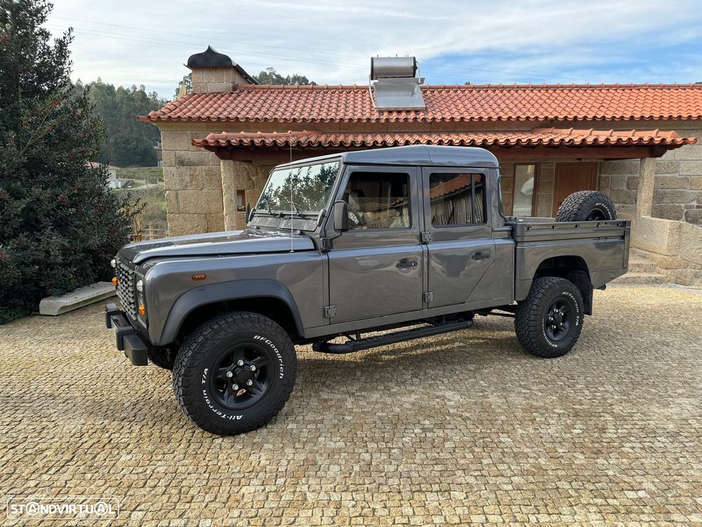 Land Rover Defender - 1