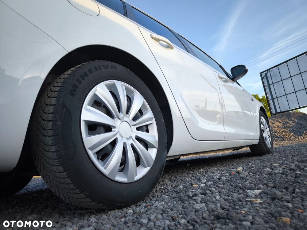 Opel Astra 1.6 T Cosmo - 21