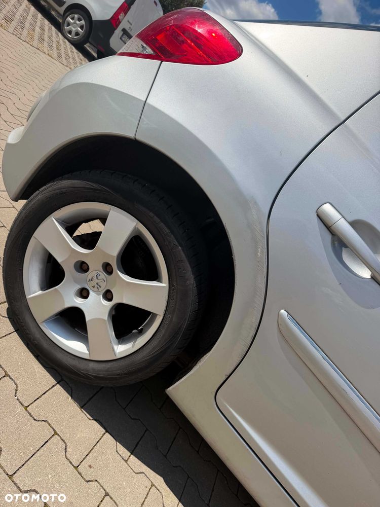 Peugeot 207 - 3