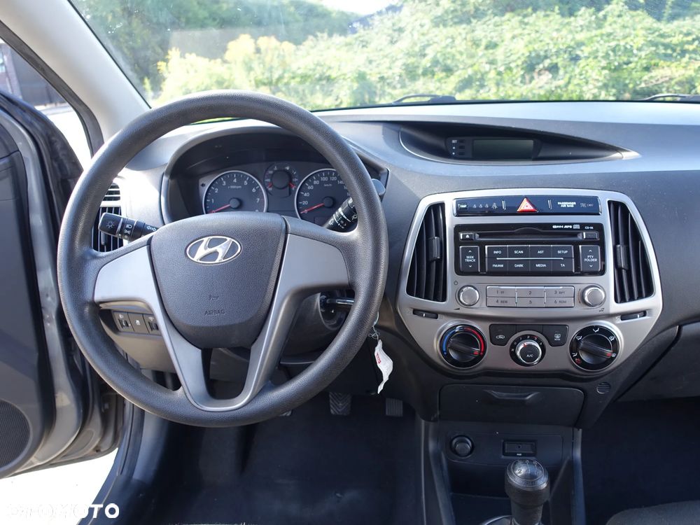 Hyundai i20 1.2 Fifa World Cup Edition - 12