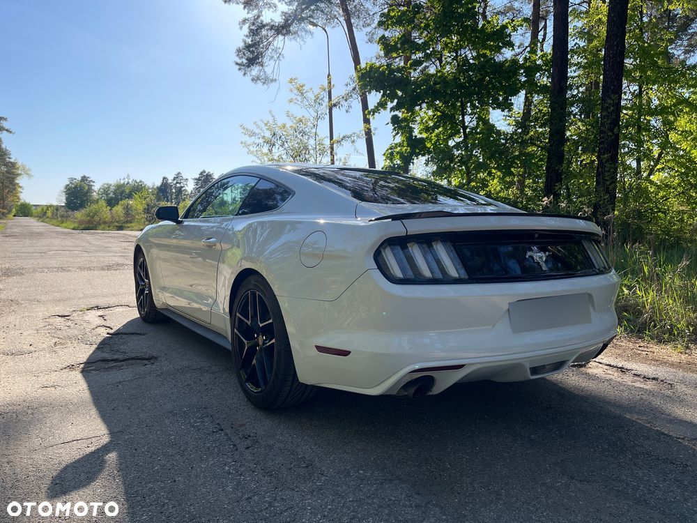 Ford Mustang 3.7 V6 - 6