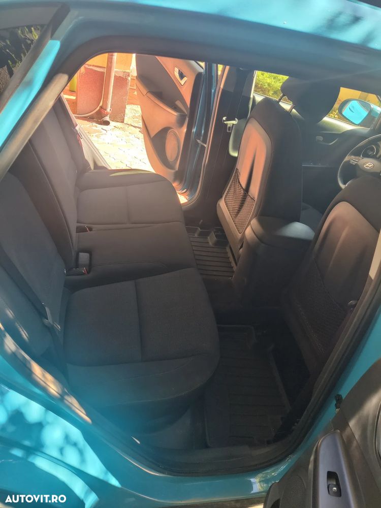 Hyundai KONA - 13