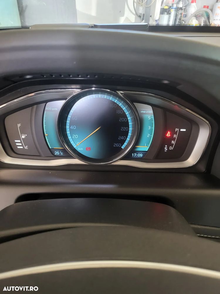 Volvo XC 60 D5 AWD Aut. Summum - 9