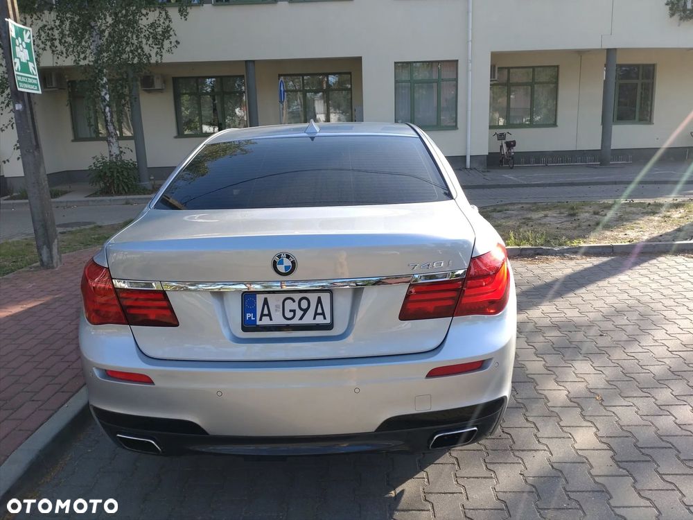 BMW Seria 7 740i - 6