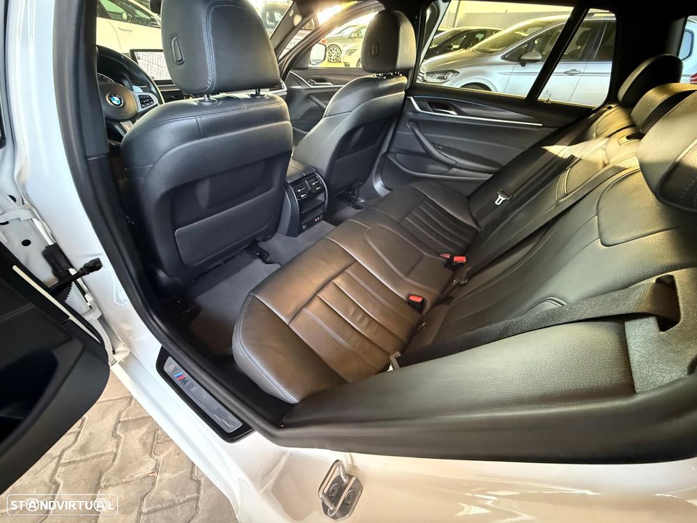 BMW 530 e Pack Desportivo M - 27