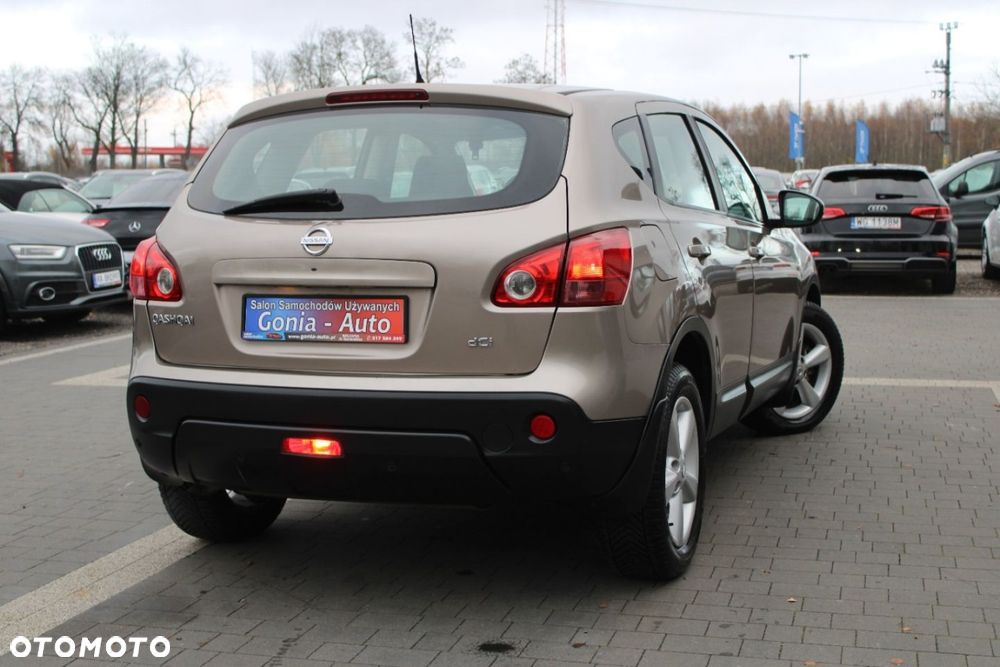 Nissan Qashqai 2.0 dCi 4 x 4 DPF tekna - 6