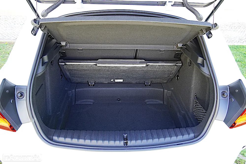 BMW 116 d Pack Desportivo M - 23