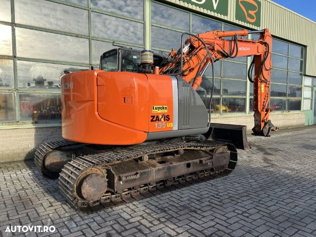 Hitachi ZX 135 US-3 - 4