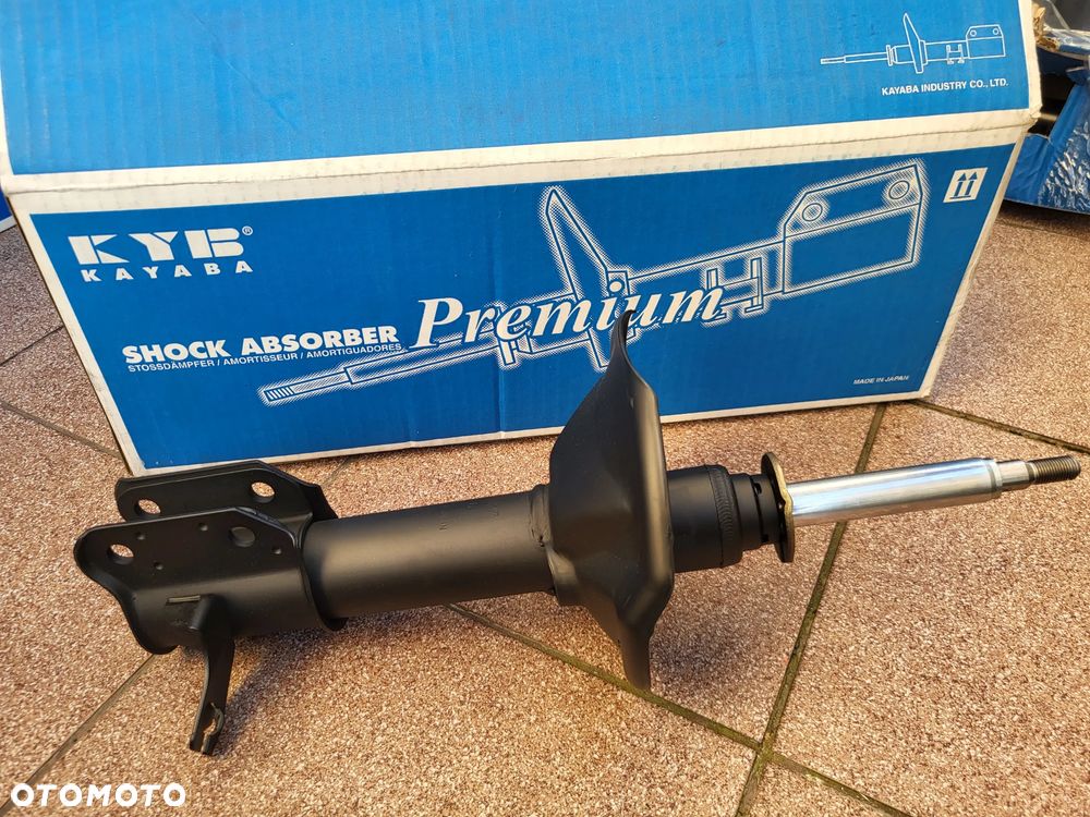 AMORTYZATOR PRAWY PRZÓD  NISSAN BLUEBIRD 2.0 04.84-12.90