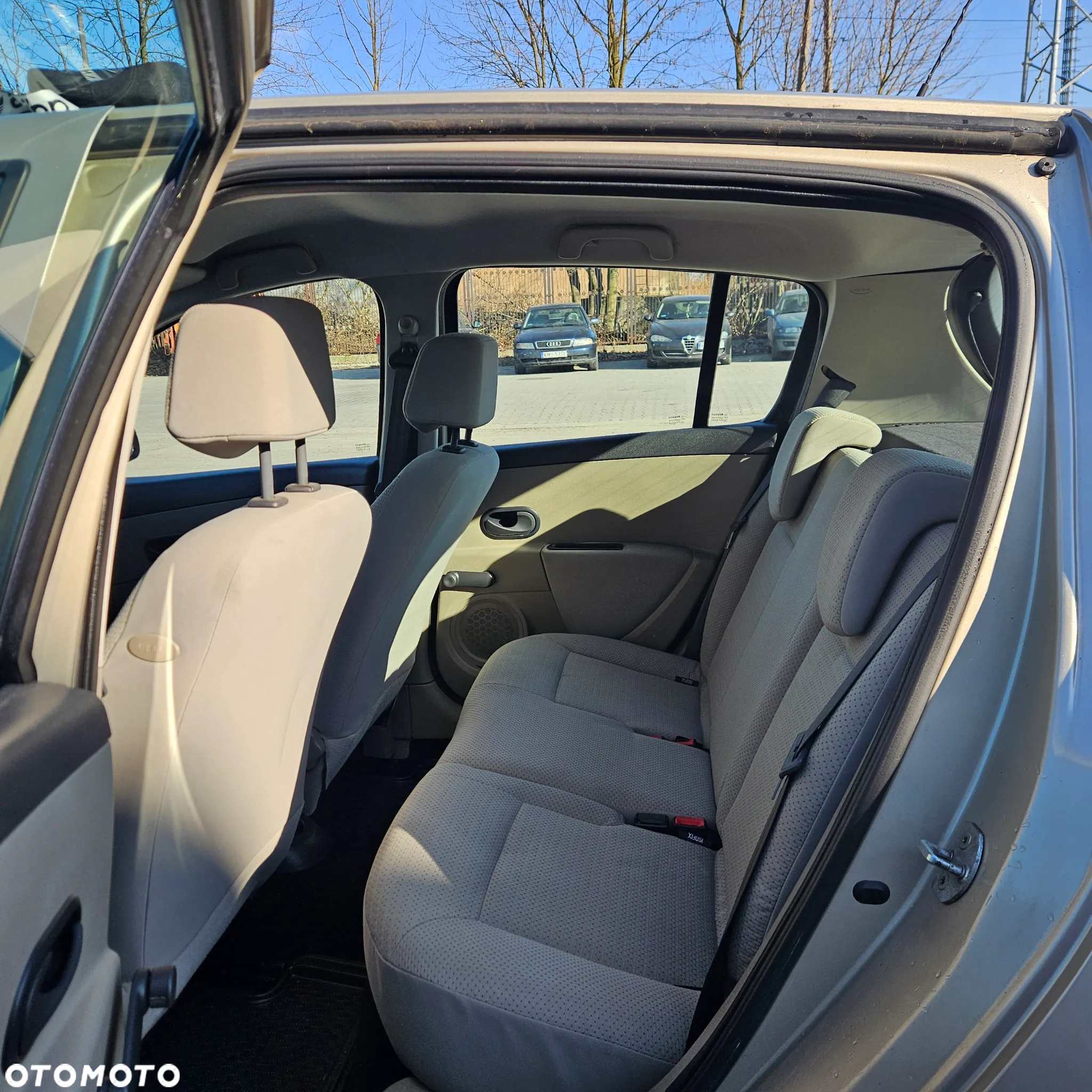 Renault Clio - 12