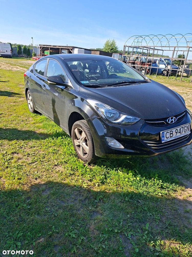 Hyundai Elantra - 1