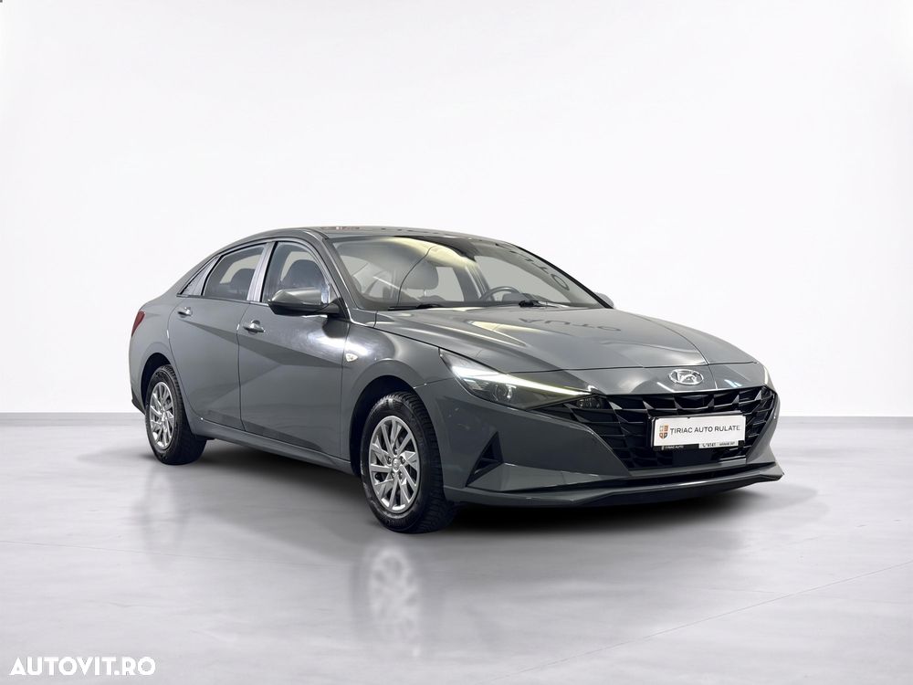 Hyundai Elantra - 8