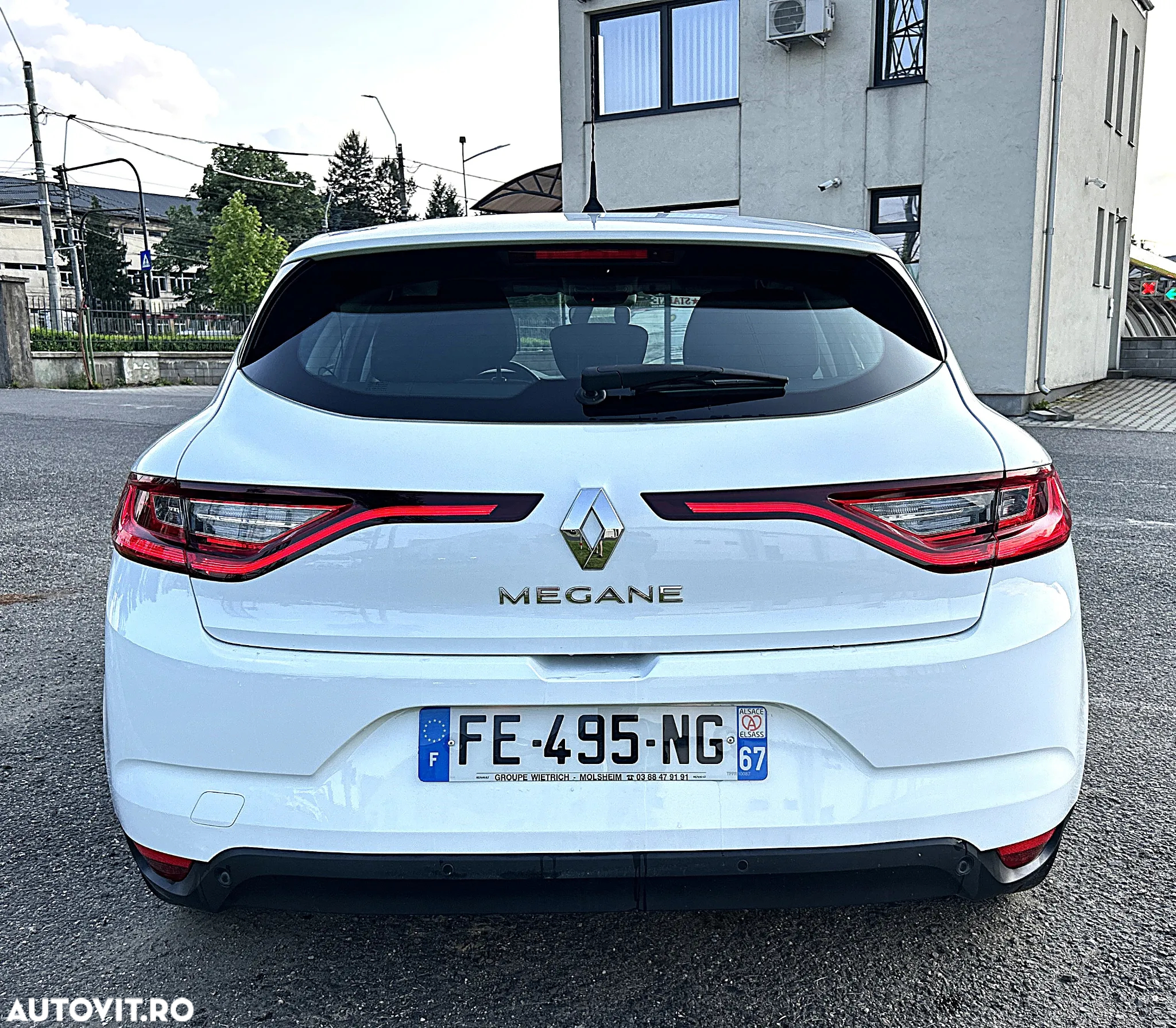 Renault Megane TCe 115 GPF ZEN - 10
