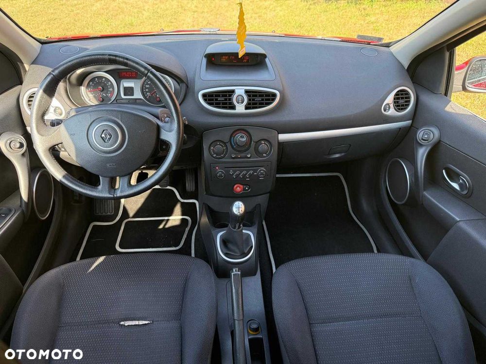 Renault Clio - 7