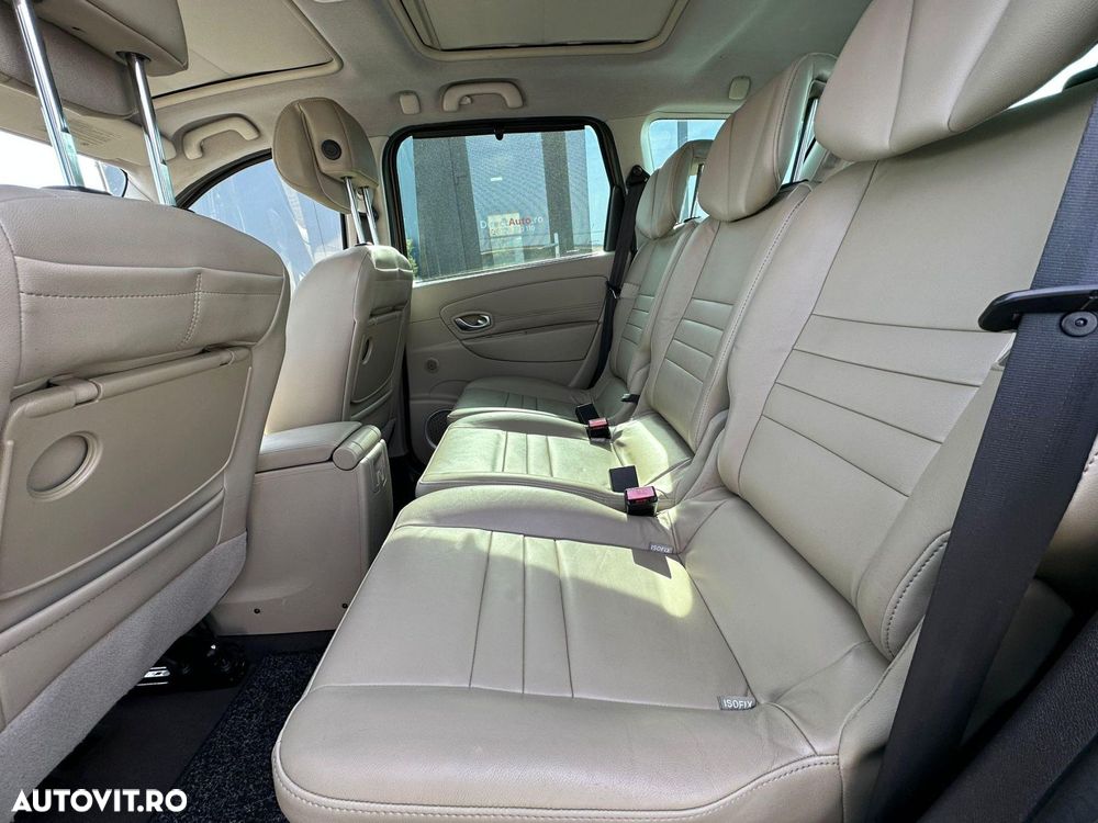 Renault Grand Scenic - 10