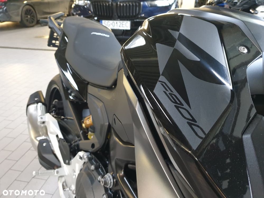 BMW F - 16