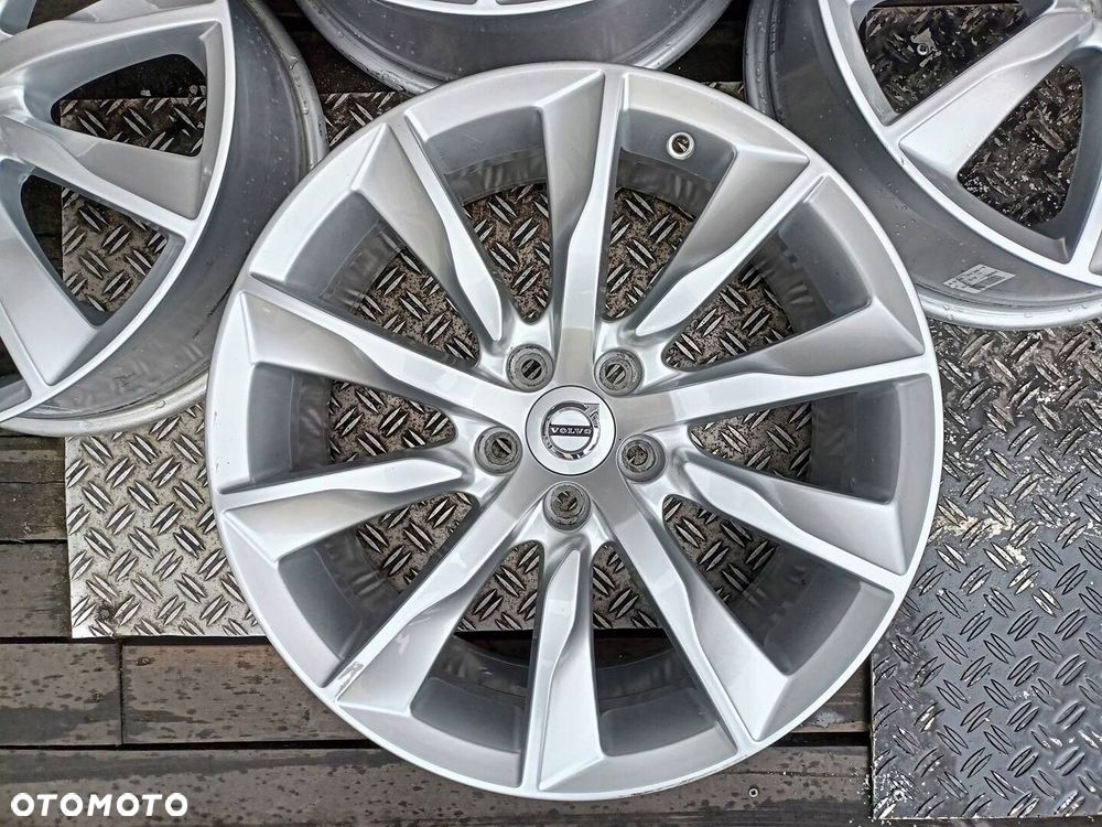 Oryginał felgi 18cali Volvo S60 S90 V40 V60 V90 XC90 R-Design - 3