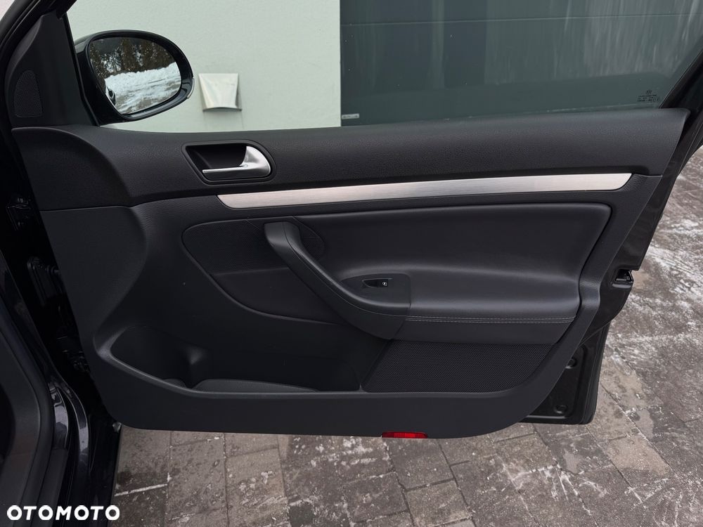 Volkswagen Golf 2.0 TDI DPF 4Motion Trendline - 27
