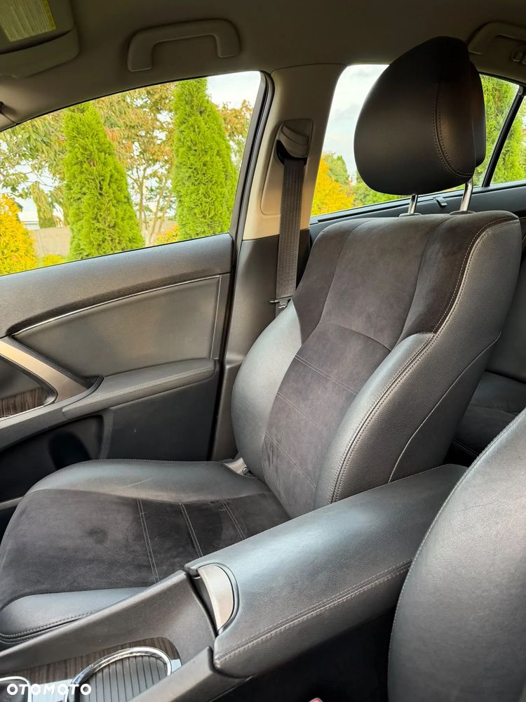 Toyota Avensis - 11