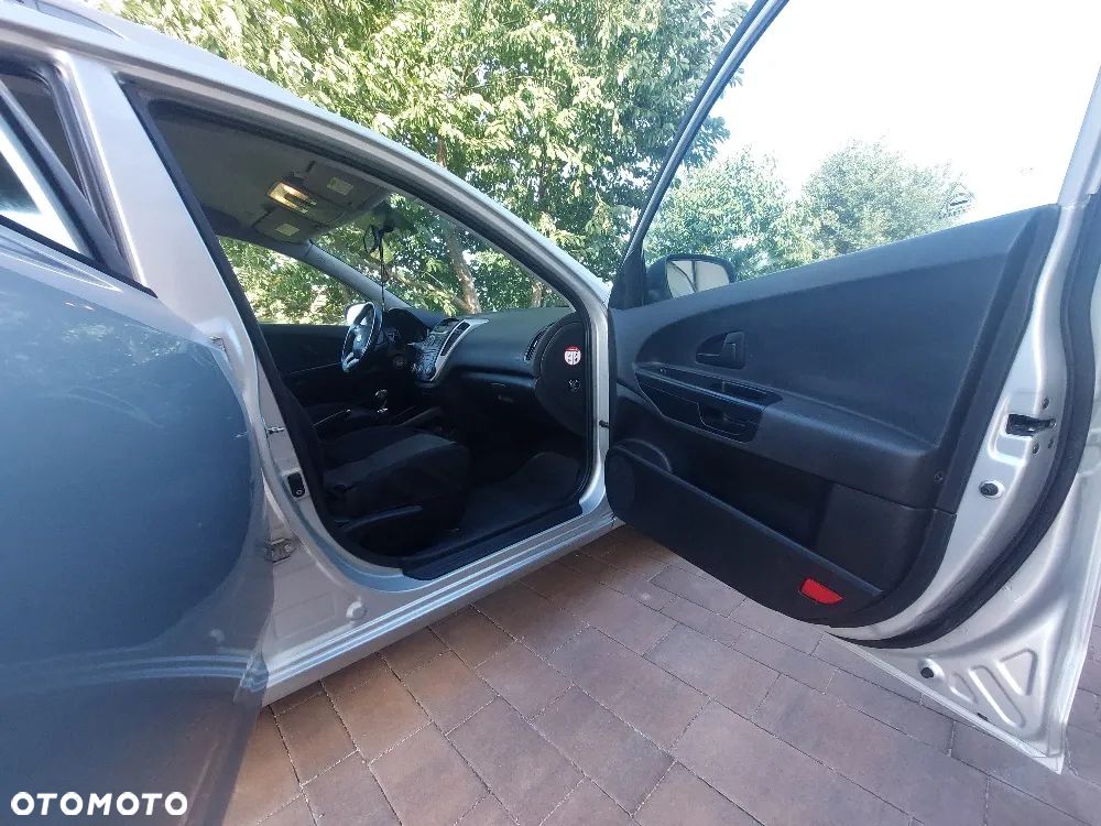 Kia Ceed Cee'd 1.6 L - 24