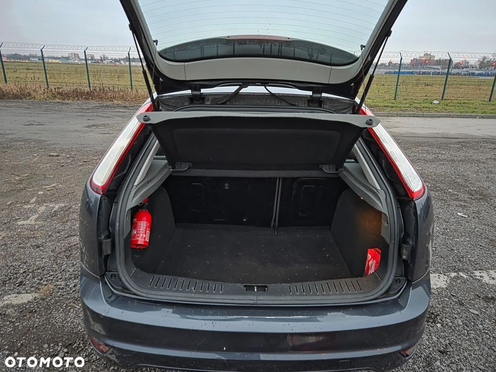 Ford Focus 1.6 Ambiente - 14