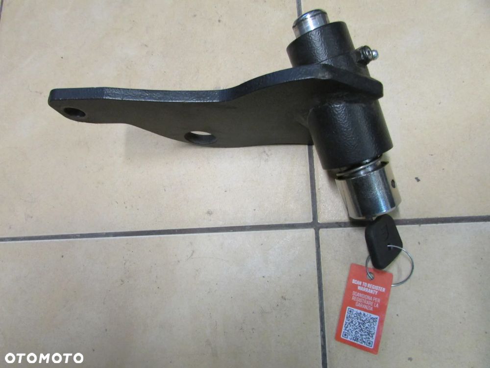 Vespa GTV 300 hpe 2024 blokada tył - 2
