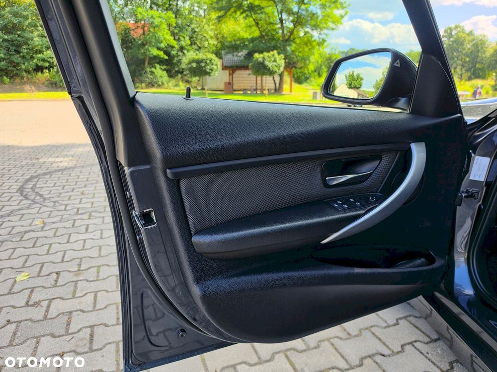 BMW Seria 3 318d Modern Line - 15