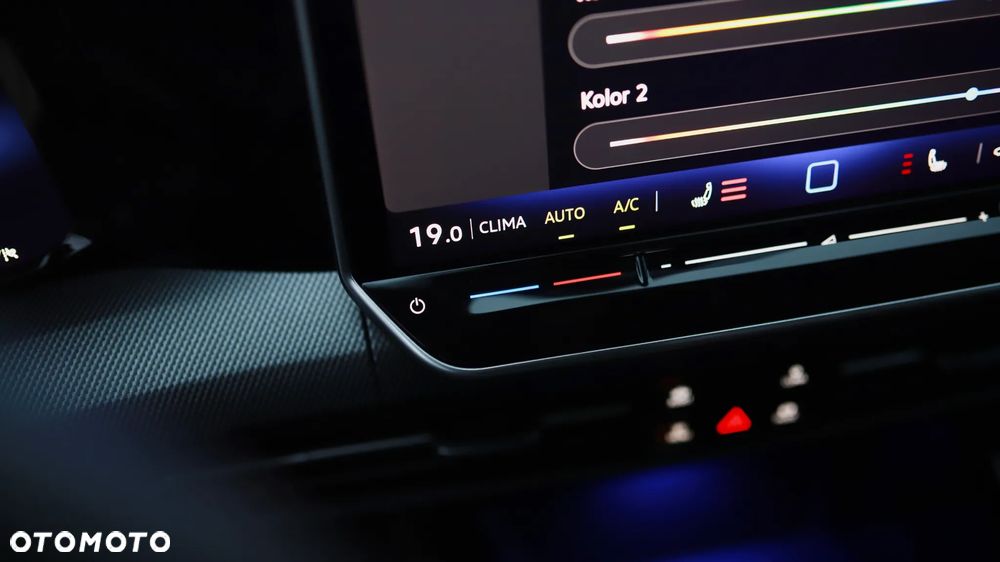 Volkswagen Golf - 34