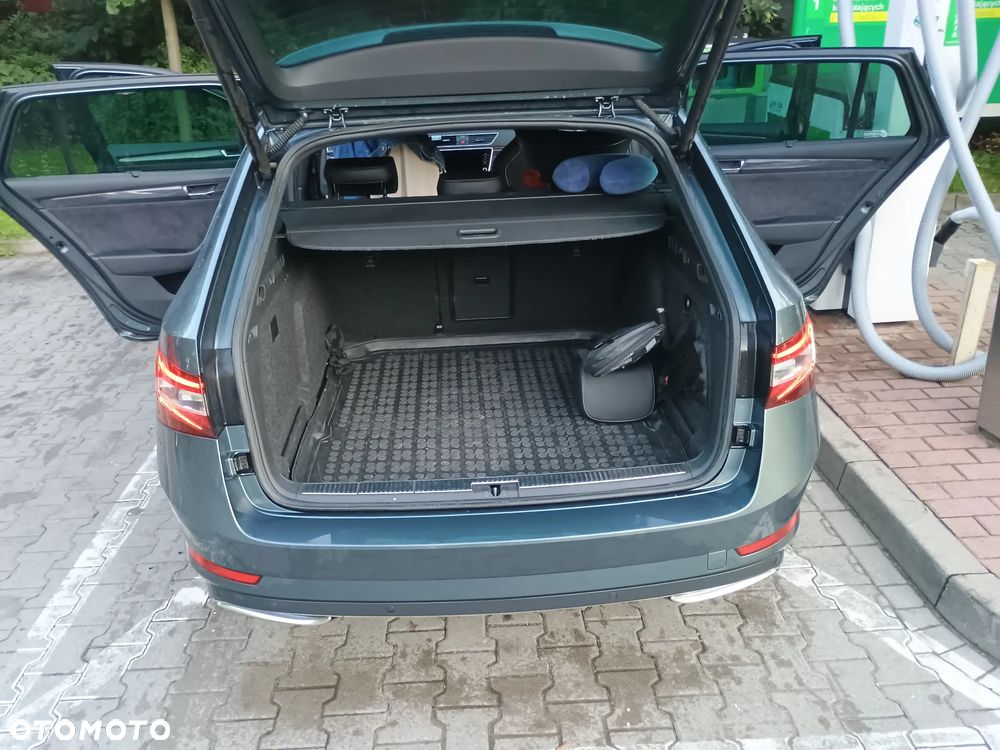Skoda Superb 2.0 TSI Sportline DSG - 9
